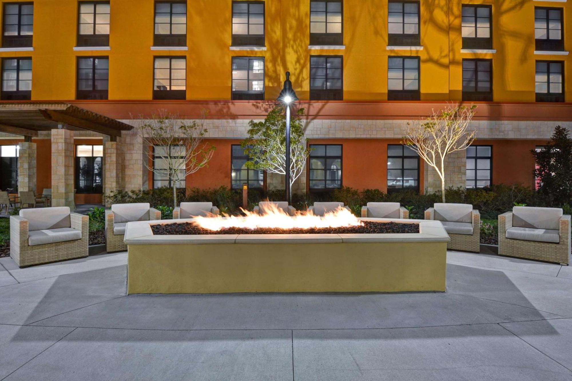 Home2 By Hilton Orlando Flamingo Crossings, Fl 3*